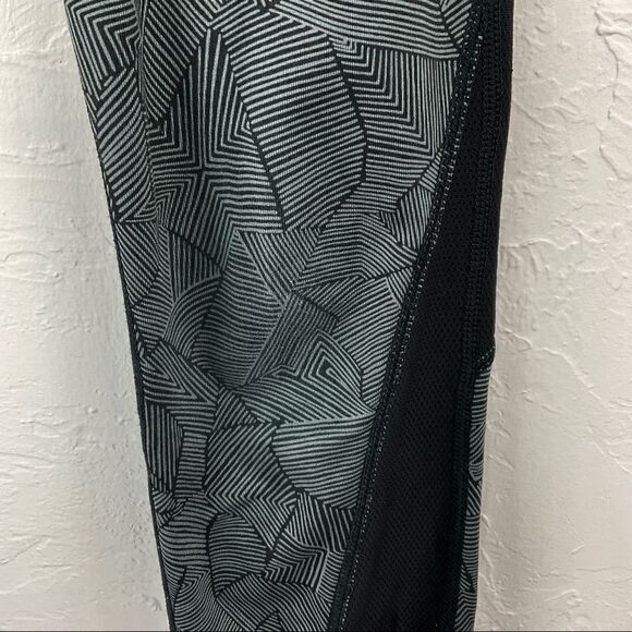 Nike Running Gray Black Lined Geometric Cropped Legging XS - Picture 4 of 8